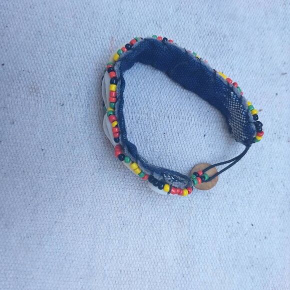 5004 Sea Shell Bracelet Red, Green, Yellow, Black - Picture 3 of 4